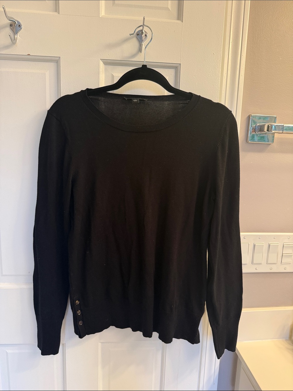 Ann Taylor Boatneck Knit Longsleeve Top Sweater Buttons Black